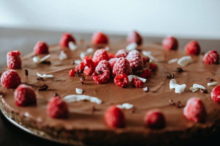 Jednoduchá bezlepková čokoládová torta bez cukru.