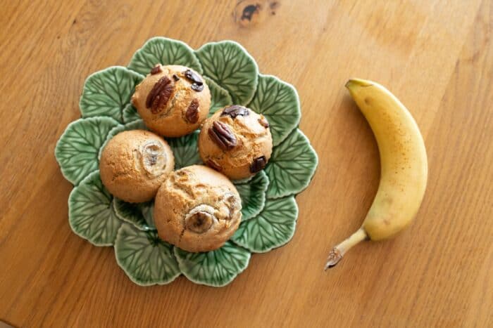 Najlepší recept na rýchle banánové muffiny s čokoládou či orechmi.